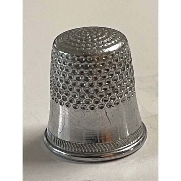 Sewing Quilting Thimble Size 8 Silver Tone - Picture 1 of 6